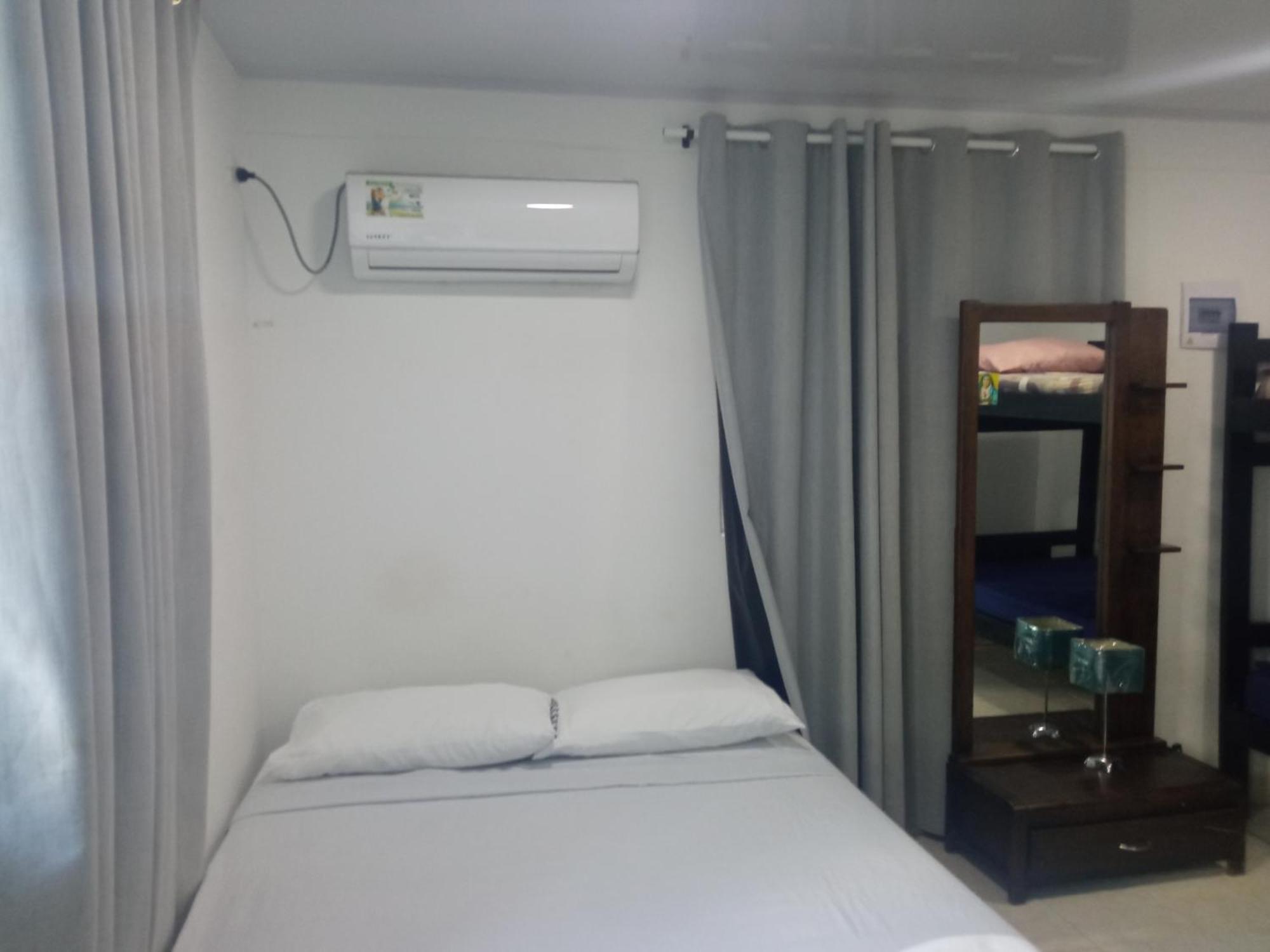 Posada Valerie Hotel Archibolds ภายนอก รูปภาพ
