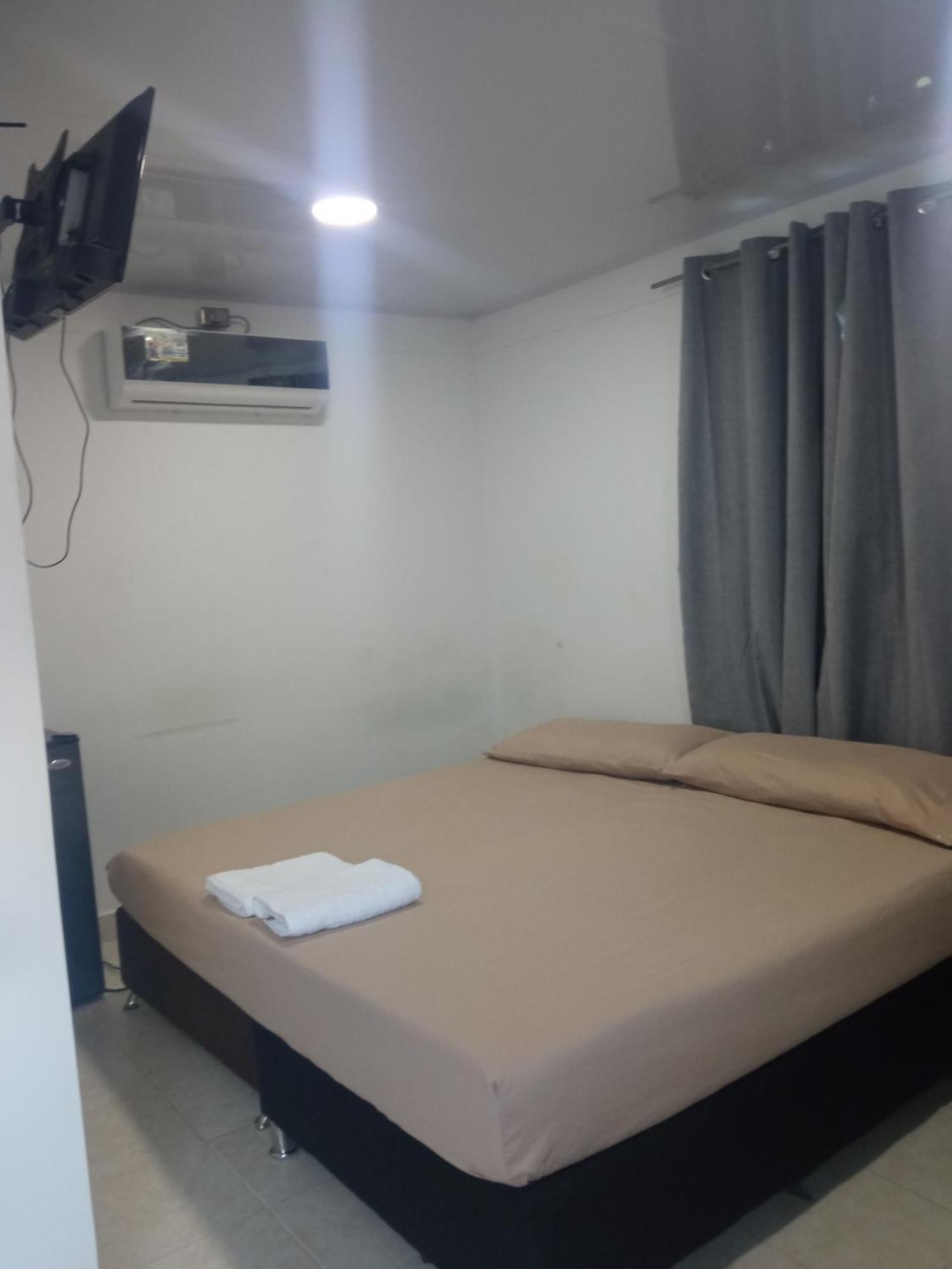 Posada Valerie Hotel Archibolds ภายนอก รูปภาพ