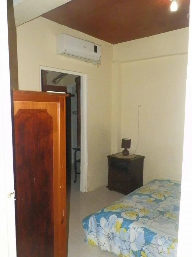 Posada Valerie Hotel Archibolds ภายนอก รูปภาพ