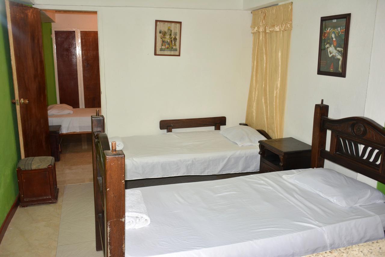 Posada Valerie Hotel Archibolds ภายนอก รูปภาพ