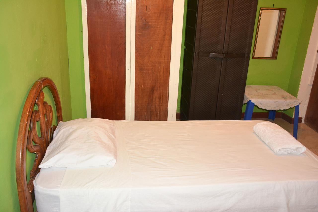 Posada Valerie Hotel Archibolds ภายนอก รูปภาพ