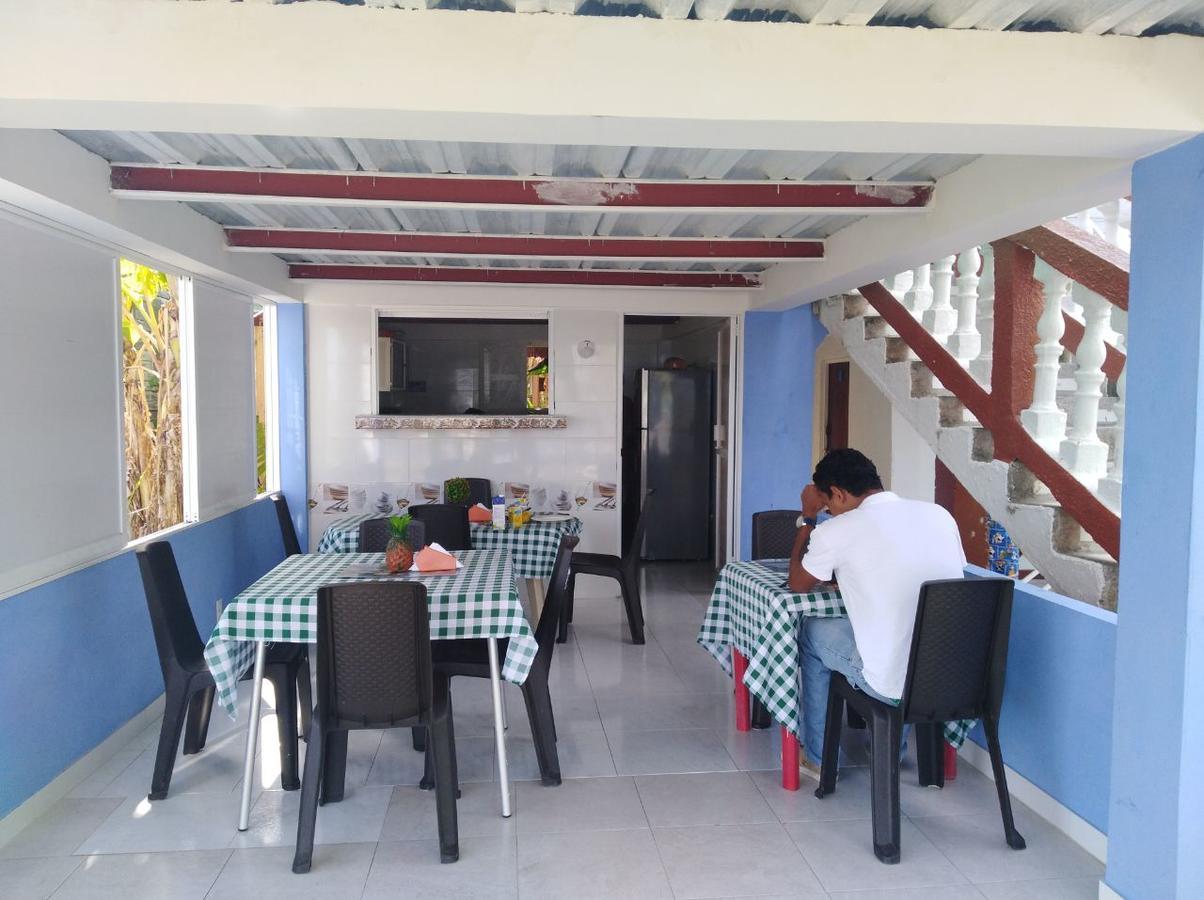 Posada Valerie Hotel Archibolds ภายนอก รูปภาพ
