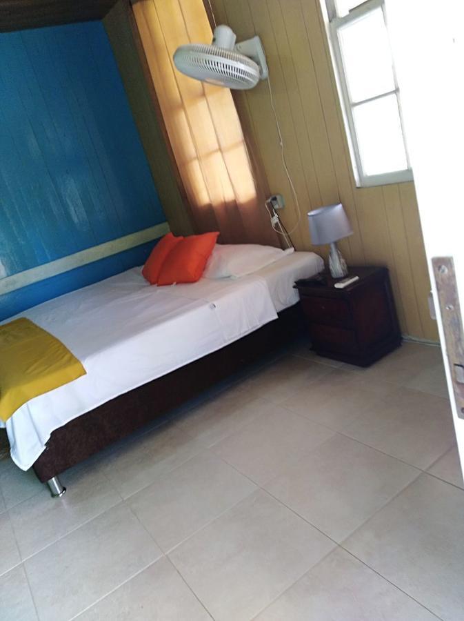 Posada Valerie Hotel Archibolds ภายนอก รูปภาพ