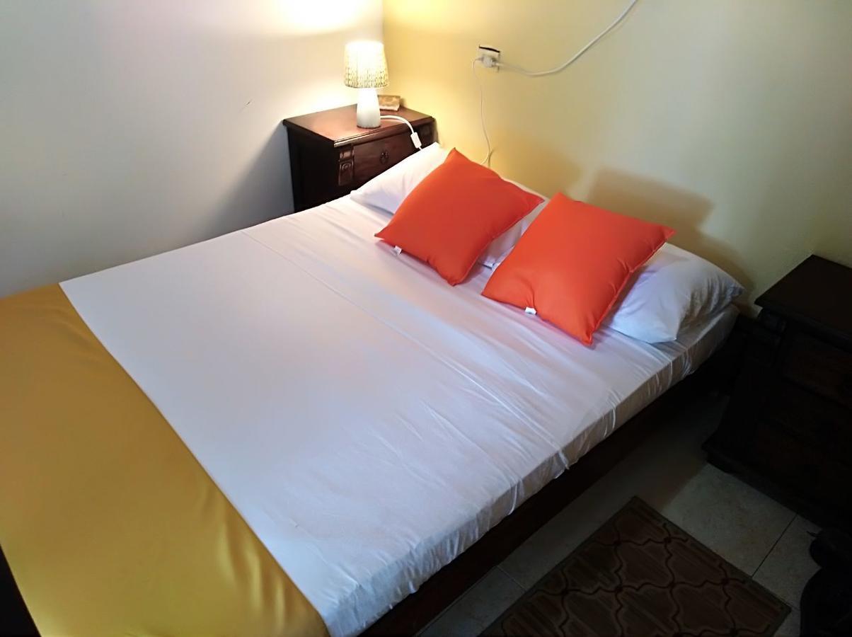 Posada Valerie Hotel Archibolds ภายนอก รูปภาพ
