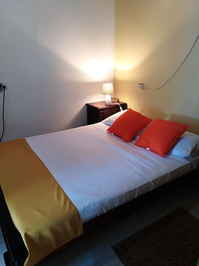 Posada Valerie Hotel Archibolds ภายนอก รูปภาพ