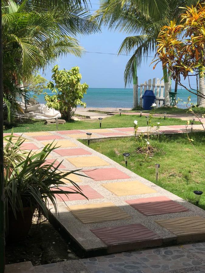 Posada Valerie Hotel Archibolds ภายนอก รูปภาพ