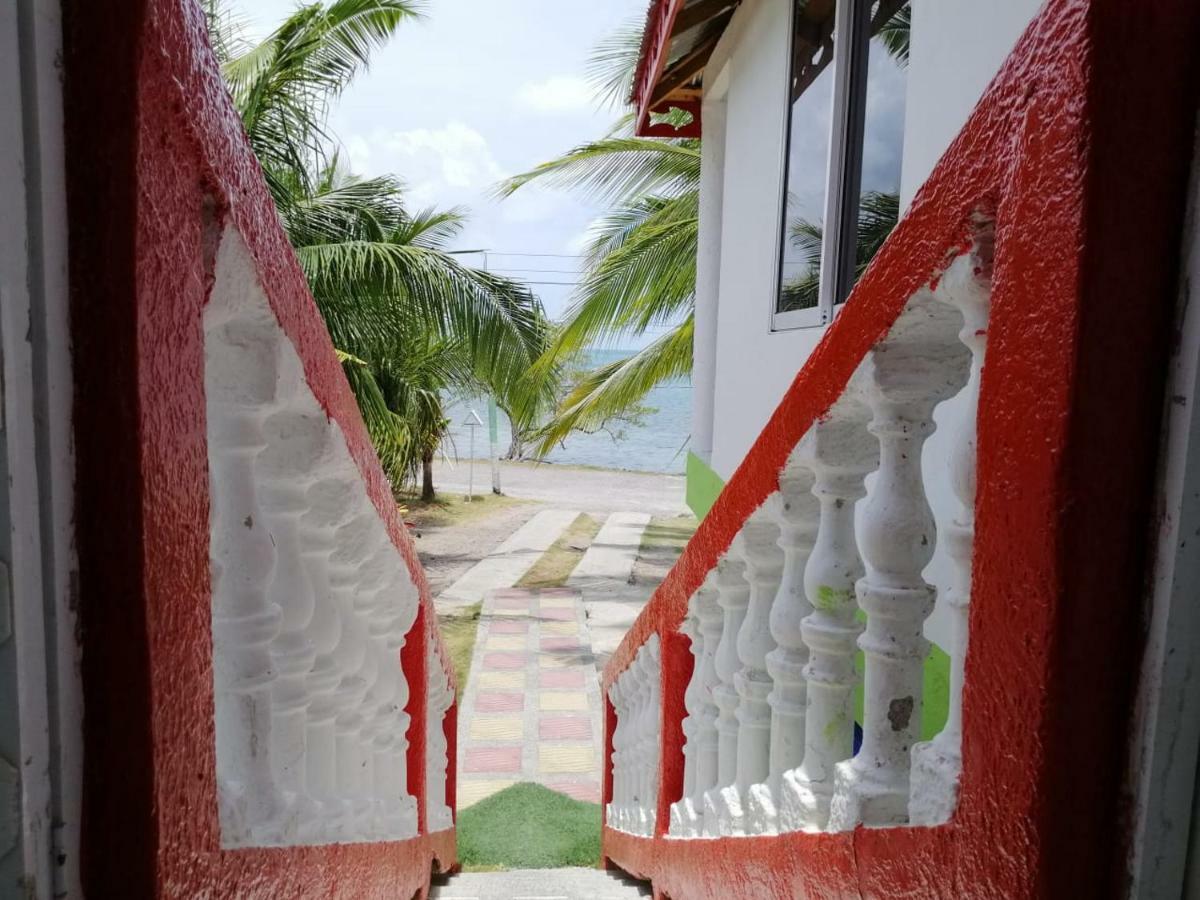 Posada Valerie Hotel Archibolds ภายนอก รูปภาพ