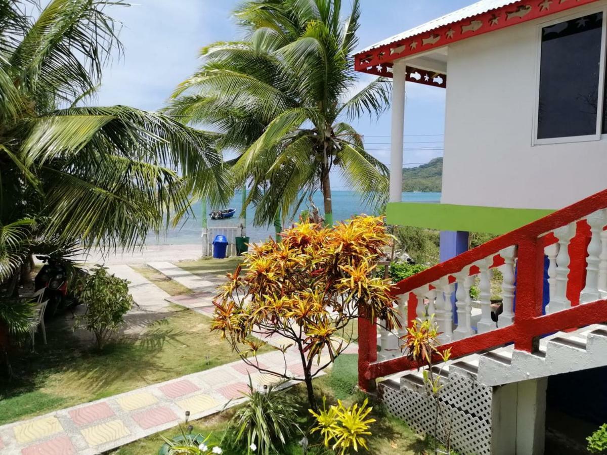 Posada Valerie Hotel Archibolds ภายนอก รูปภาพ