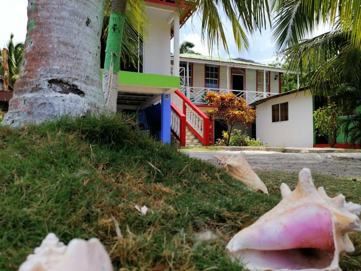 Posada Valerie Hotel Archibolds ภายนอก รูปภาพ